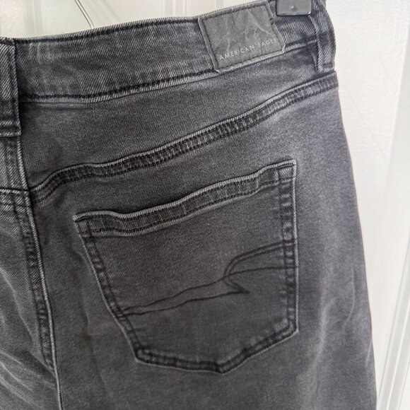 American Eagle Mom Jean Stretch Size 14 Black washed jeans Straight cut - Picture 7 of 7